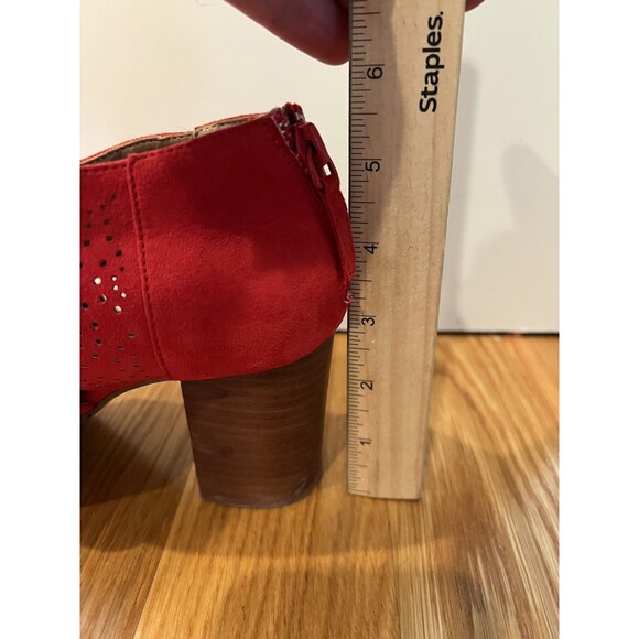 Anabelle Shoes Womens Size 8 Red Cutout Peep Toe Chunky Heel Suede Zip Sandals - Picture 7 of 10